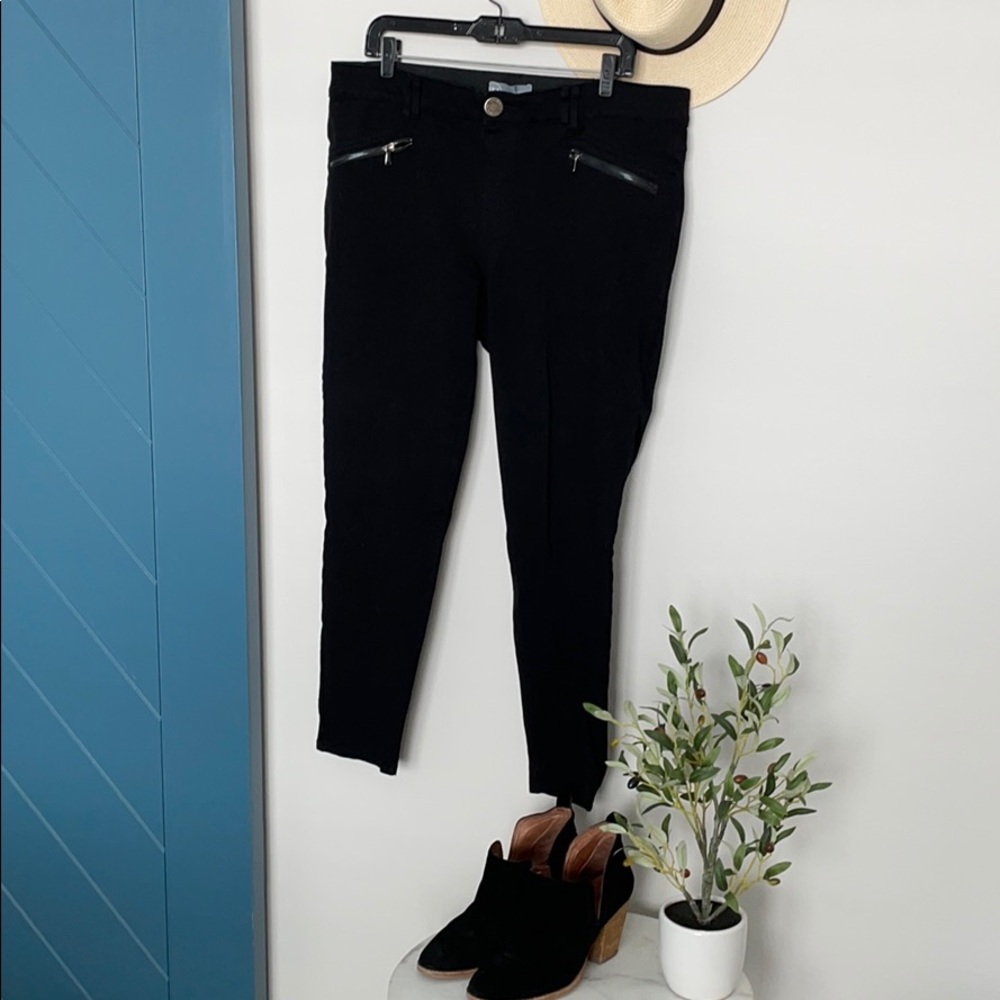 Wear with Everything Black Jeggings